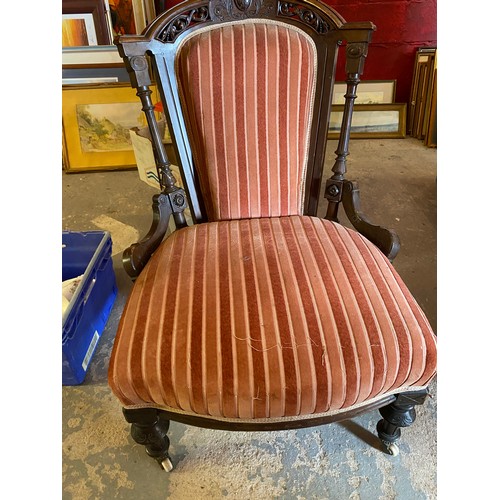 853 - Ladies chair on castors with decorative Oak frame