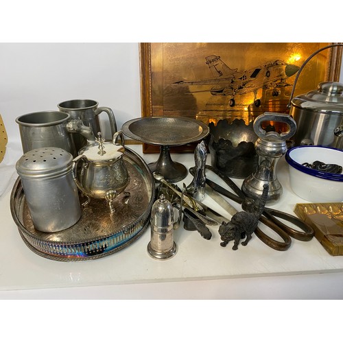 615 - Assortment of metalware including silver plate and brass.