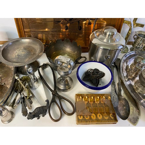 615 - Assortment of metalware including silver plate and brass.