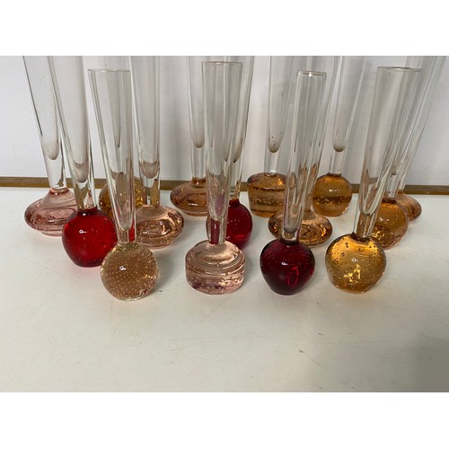 620 - Collection of vintage red/pink control bubble glass bud vases.