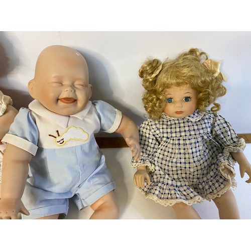 630 - Collection of porcelain dolls including Alberon, Kathy Hippensteel, Titus Tomescu and others.