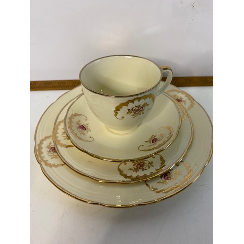 640 - 58 piece Alfred Meakin dinnerware in cream and gold.