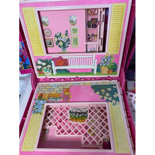 646 - Vintage 1990s Barbie Magic House and Crystal Horse playsets