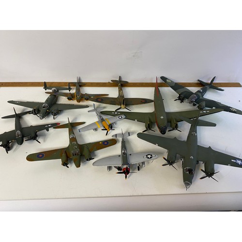 671 - Box of kit built bomber aircraft models.