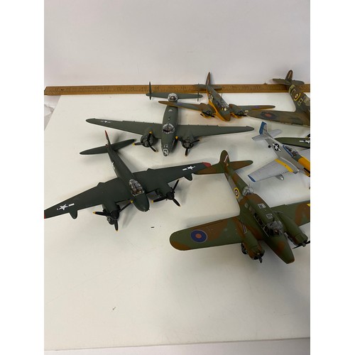 671 - Box of kit built bomber aircraft models.