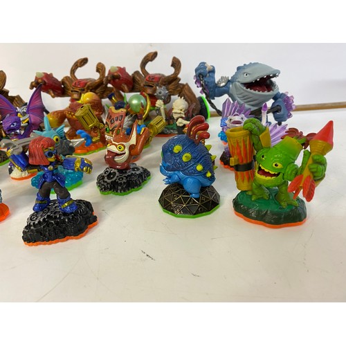 687 - Assortment of Skylanders figures.