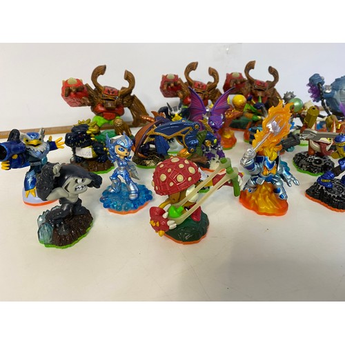 687 - Assortment of Skylanders figures.