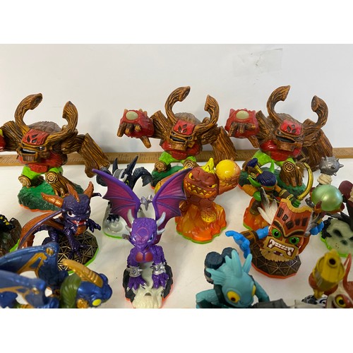 687 - Assortment of Skylanders figures.