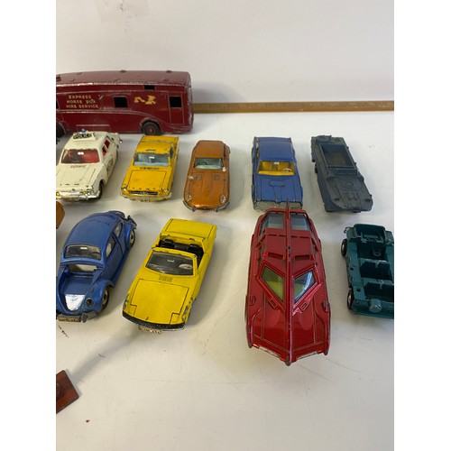 689 - Selection of vintage Dinky toys.