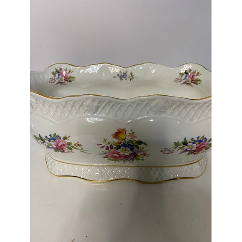 695 - Collection of Aynsley china.