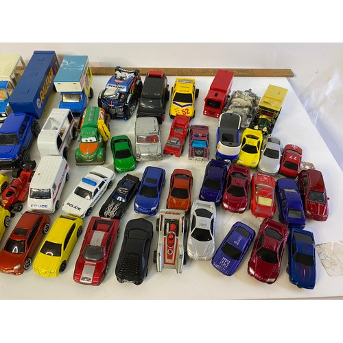 702 - Box of vintage and modern die cast and other model vehicles from Corgi, Matchbox and others.