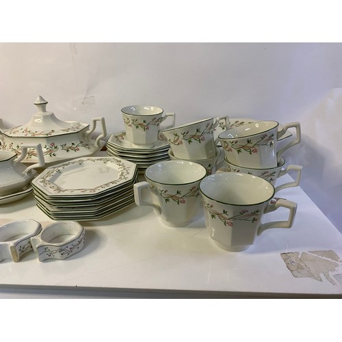 704 - Selection of Eternal Beau dinnerware.