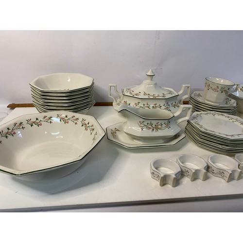 704 - Selection of Eternal Beau dinnerware.