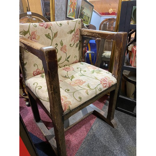 722 - Vintage oak framed armchair, needs refurbishing.