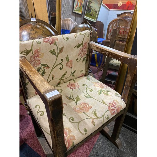 722 - Vintage oak framed armchair, needs refurbishing.