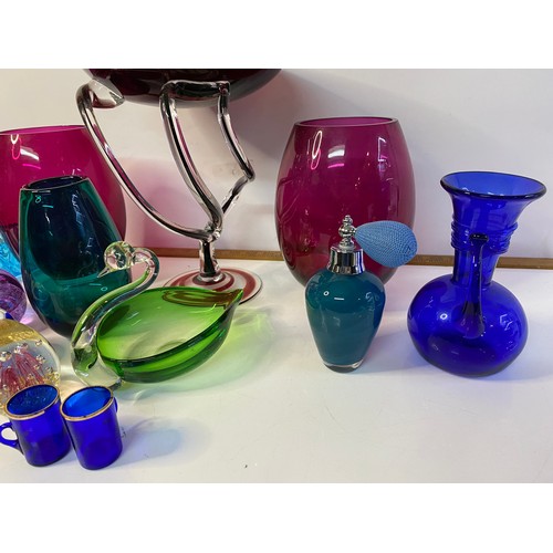 724 - Selection of coloured glassware