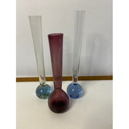 724 - Selection of coloured glassware