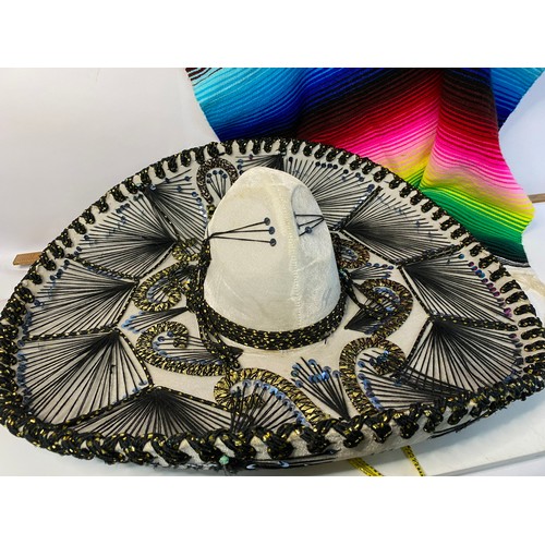 725 - Vintage Mexican Sombrero, poncho and maraca's