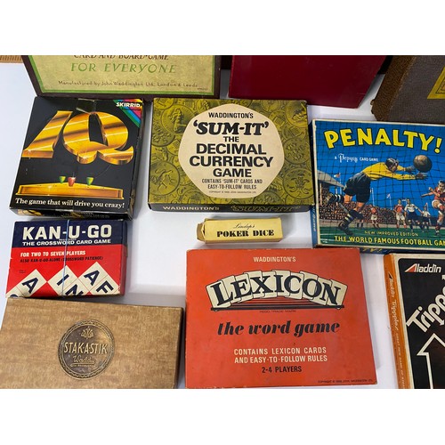 733 - Collection of vintage games.