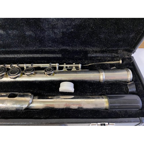 736 - Slade flute in fitted carry case.