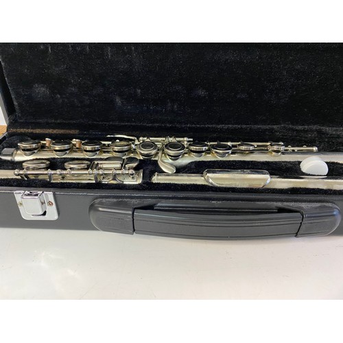 736 - Slade flute in fitted carry case.