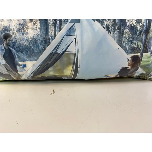 752 - 8 Person Teepee tent in carry case.