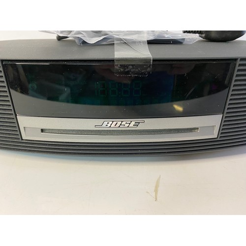 760 - Bose wave music system, CD/Radio with remote and fully working.