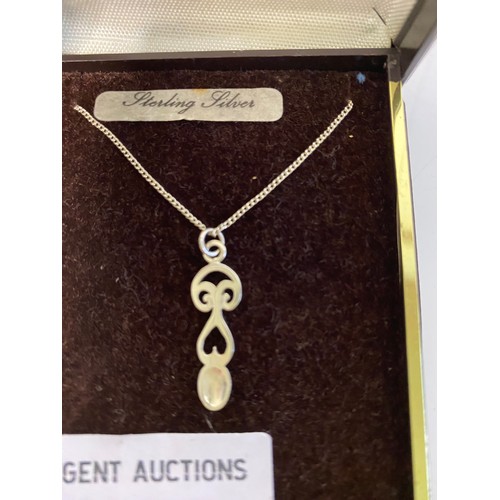 780 - Hallmarked Birmingham 1980 silver welsh love spoon necklace in original box.