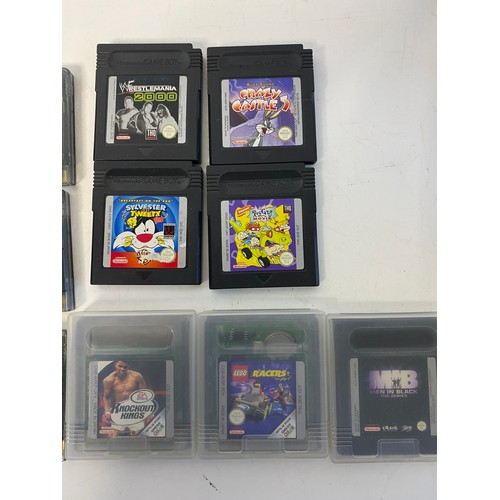 797 - 18 x assorted Gameboy game cartridges including Scorpion King, Carmageddon, Looney Tunes and others.