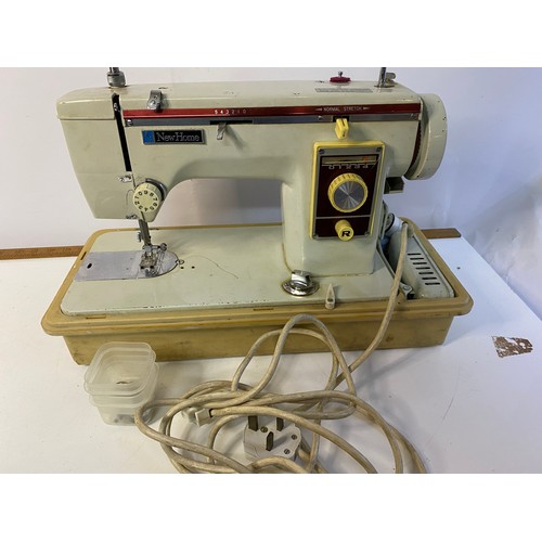 821 - Vintage New Home 539 sewing machine with carry case and some accessories