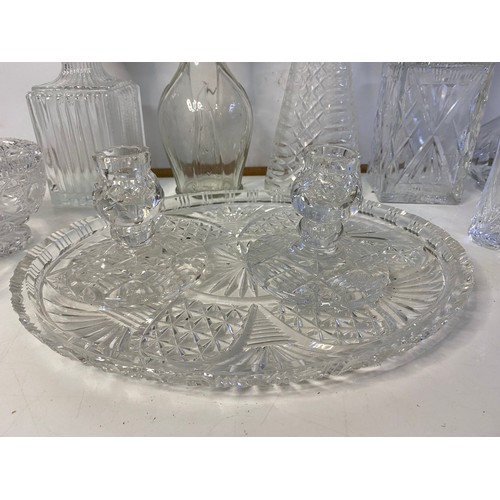 823 - Selection of glassware including decanters