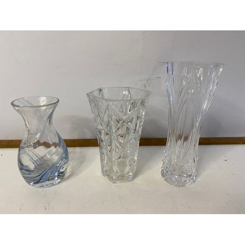 823 - Selection of glassware including decanters