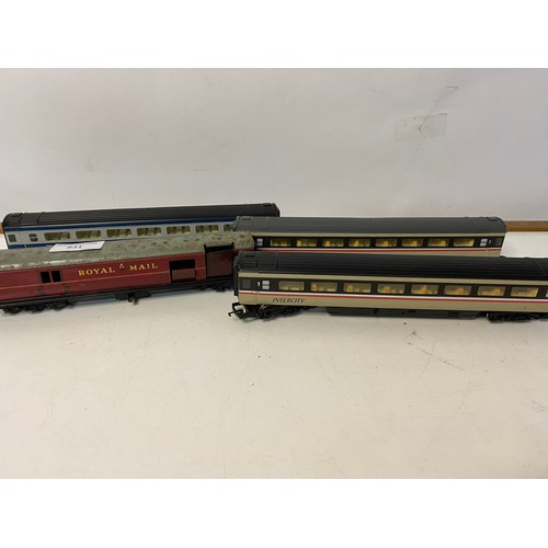 831 - Selection of 6 x OO guage railway carriages, 3 x intercity R439's, 2 x S5811 and a W807 Royal. Mail ... 