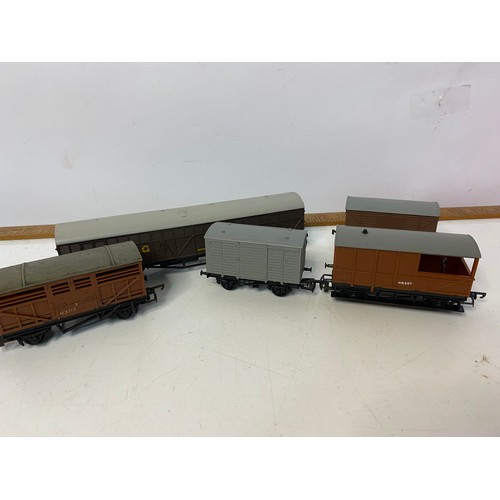 835 - Selection of 9 x Tri-ang and Dapol OO scale rolling stock railway models