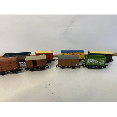 836 - Selection of 16 x Hornby OO scale rolling stock railway models