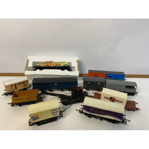 837 - Selection of 11 x OO scale rolling stock railway models