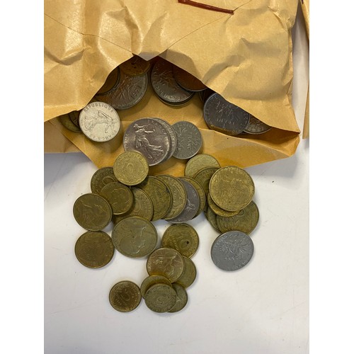 856 - Selection of foreign coins, Ireland, Holland, Canada, Italy, Germany, USA etc