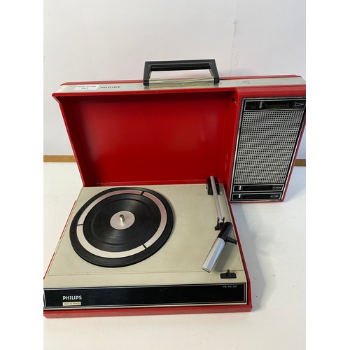 861 - Vintage Philips portable record player in red