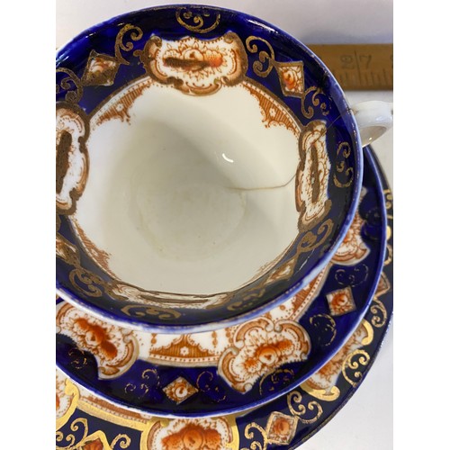 896 - Selection of Royal Albert china Imari pattern 4250 comprising 4 trio's, 2 x cake plates, 8 x side pl... 