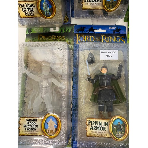 965 - Ten Toy Biz The Lord of the Rings figures, in later edition rectangular boxes, all different in new ... 