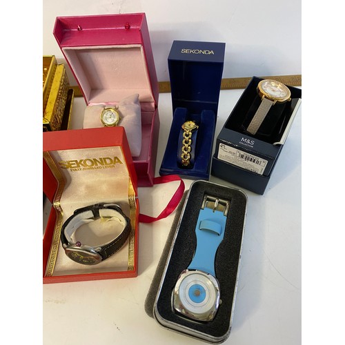 927 - Selection of 8 x boxed watches from Limit, Sekonda, Tic-Toc and others, also 8 unboxed watches.