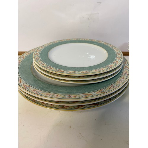 994 - 21 Piece Wedgwood dinner set with Aztec pattern.