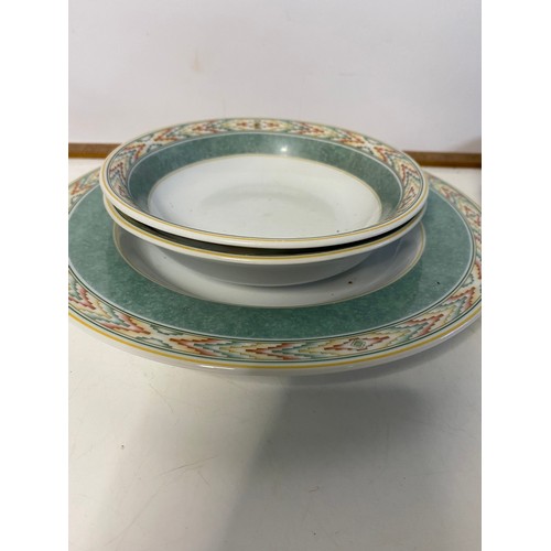 994 - 21 Piece Wedgwood dinner set with Aztec pattern.