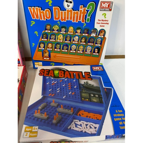 804 - Selection of board games including Who Dunit and Sea Battle.