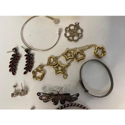 777 - 70g of silver jewellery including bracelets, ear-rings and brooches.