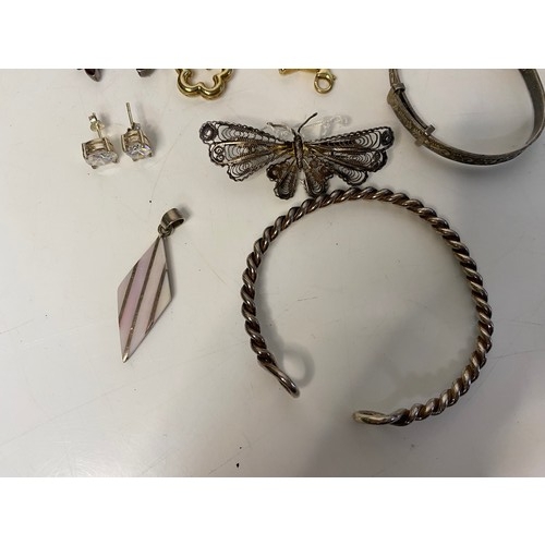 777 - 70g of silver jewellery including bracelets, ear-rings and brooches.