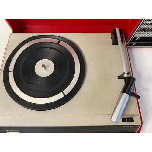 861 - Vintage Philips portable record player in red