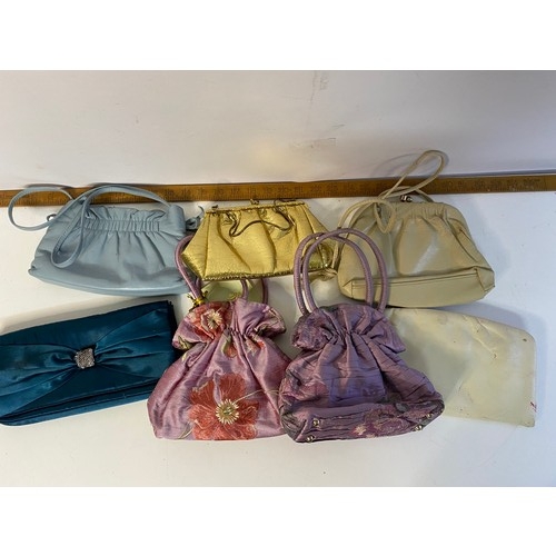 932 - Selection of vintage bags, clutch bags, evening bags and hats.