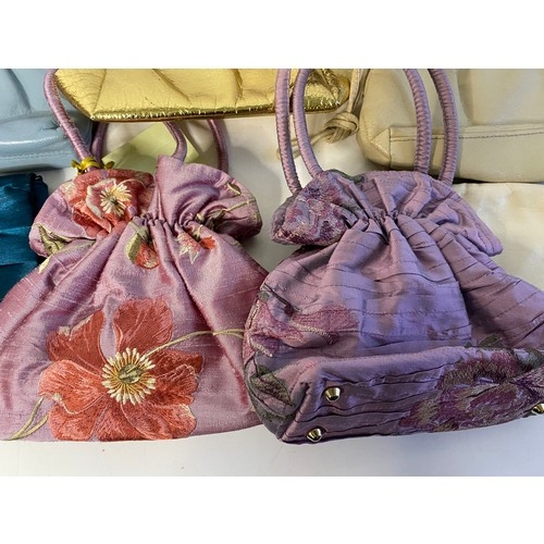 932 - Selection of vintage bags, clutch bags, evening bags and hats.