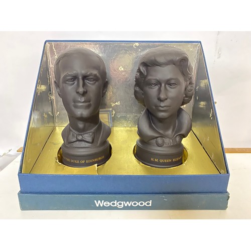 334 - Boxed limited edition with certificate Wedgwood figure of Queen Elizabeth II and Duke of Edinburgh i... 